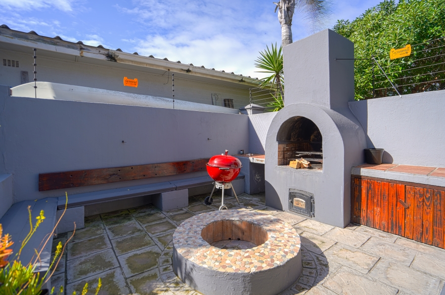 8 Bedroom Property for Sale in Melkbosstrand Central Western Cape